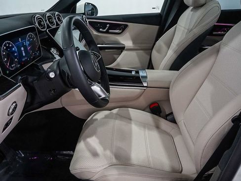 Used 2025 Mercedes-Benz GLC 300 image 20