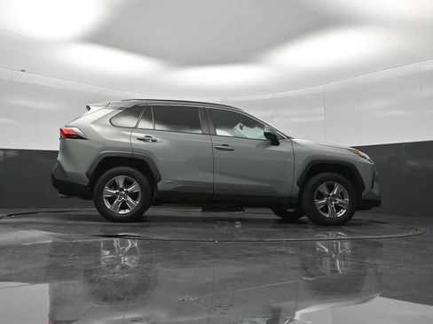 Used 2022 Toyota RAV4 XLE w/ XLE Grade Weather Package AWD/4WD image 57