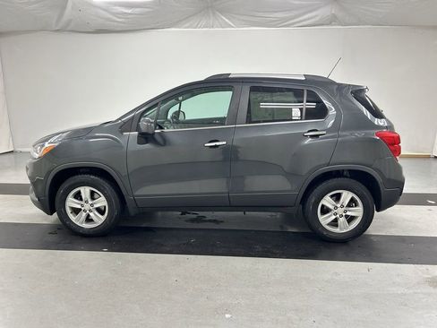 Used 2017 Chevrolet Trax LT w/ LT Convenience Package AWD/4WD image 6