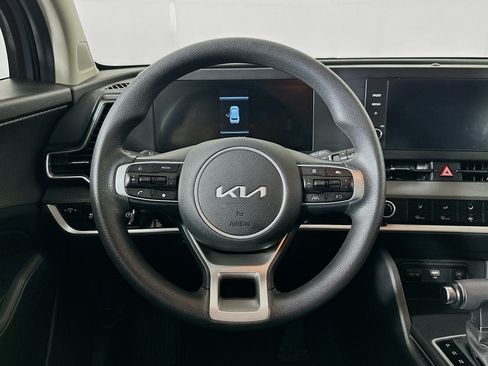 Used 2025 Kia Sportage LX FWD image 18