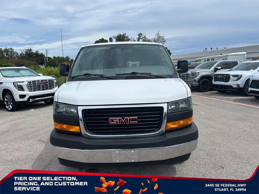 Used 2023 GMC Savana 2500 RWD image 3