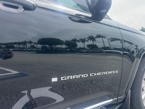 Used 2021 Jeep Grand Cherokee L Summit w/ MOPAR Finishing Package image 26