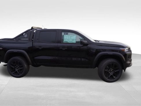 New 2025 Chevrolet Colorado Trail Boss w/ Midnight Edition AWD/4WD image 3