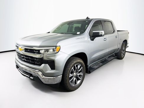 Used 2024 Chevrolet Silverado 1500 LT AWD/4WD image 3