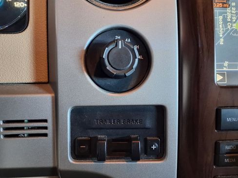 Used 2012 Ford F150 Lariat w/ Lariat Chrome Pkg image 24