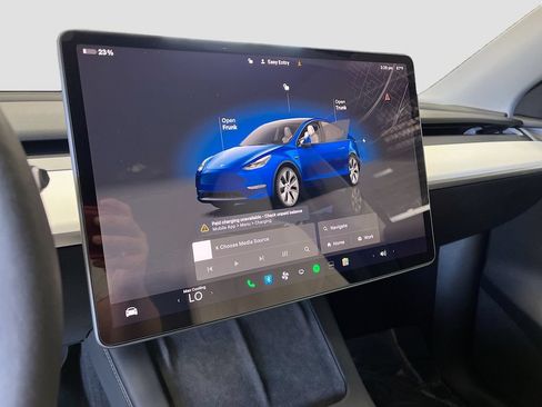Used 2024 Tesla Model Y Long Range AWD/4WD image 14