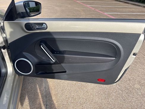 Used 2014 Volkswagen Beetle 1.8T image 22