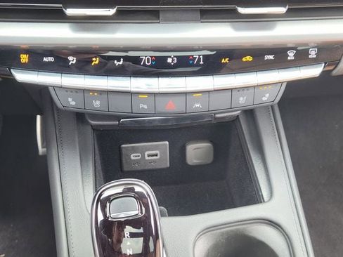 Used 2024 Cadillac XT4 Sport image 15