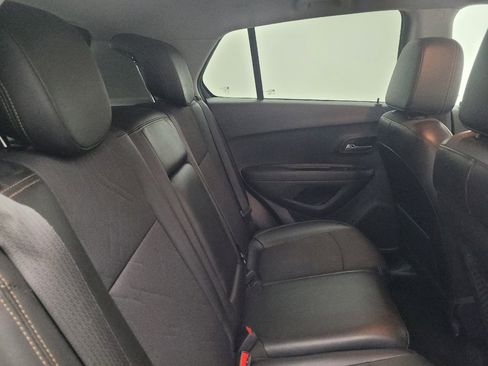 Used 2020 Chevrolet Trax LT w/ Redline Edition FWD image 19