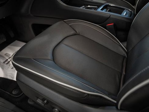 New 2026 Chrysler Pacifica Limited AWD/4WD image 38