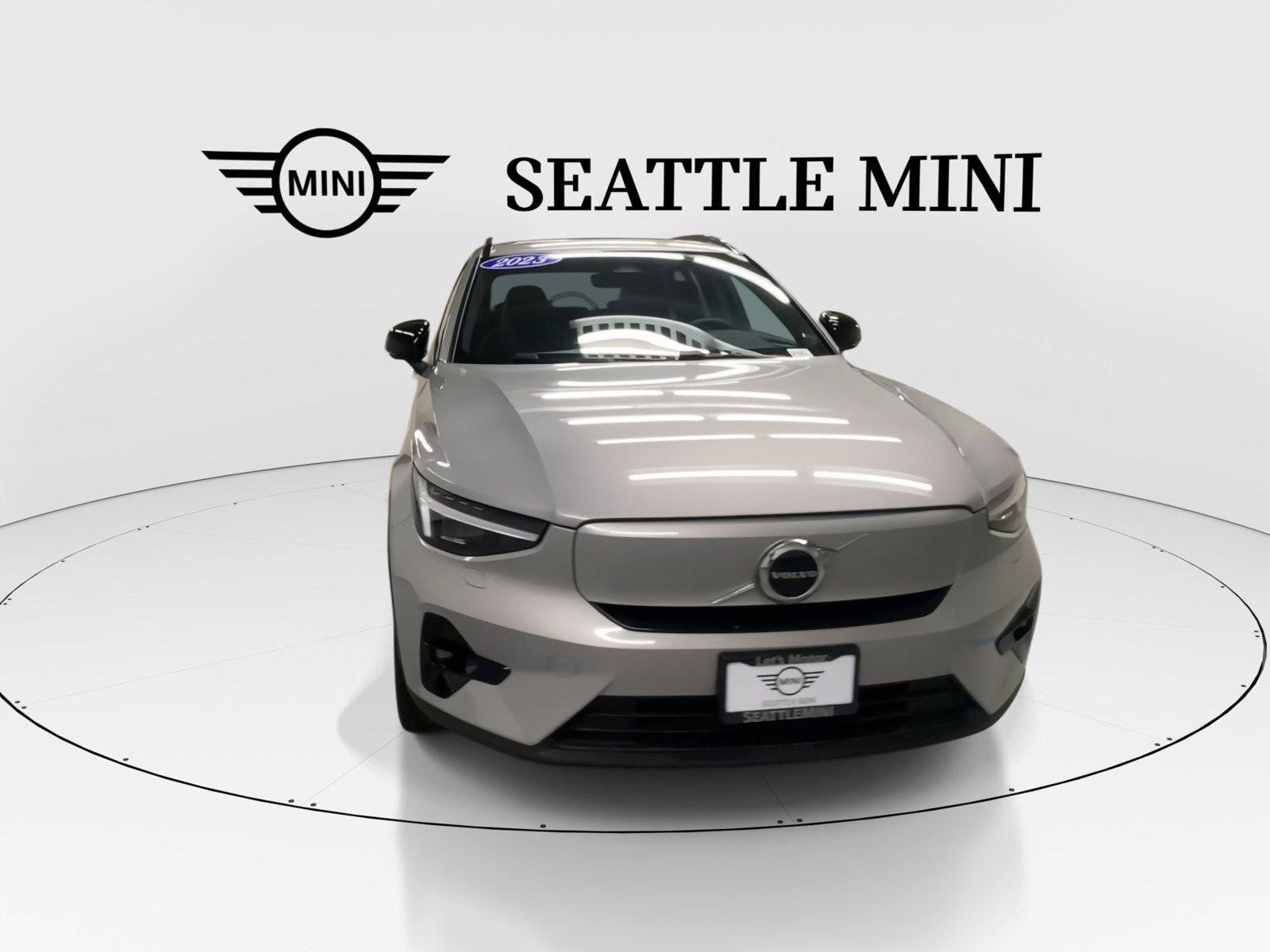 Used 2023 Volvo XC40 Recharge Ultimate w/ Protection Package Premier AWD/4WD image 3