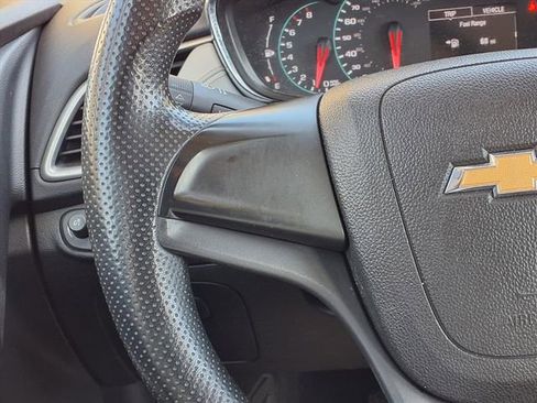 Used 2019 Chevrolet Trax LS FWD image 18