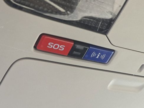 Used 2017 Subaru Outback 2.5i Premium image 6