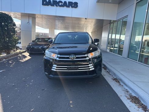 Used 2018 Toyota Highlander LE image 10
