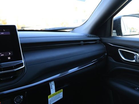 New 2026 Jeep Compass Latitude image 23