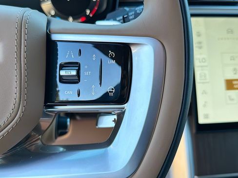 New 2025 Land Rover Range Rover SE image 37