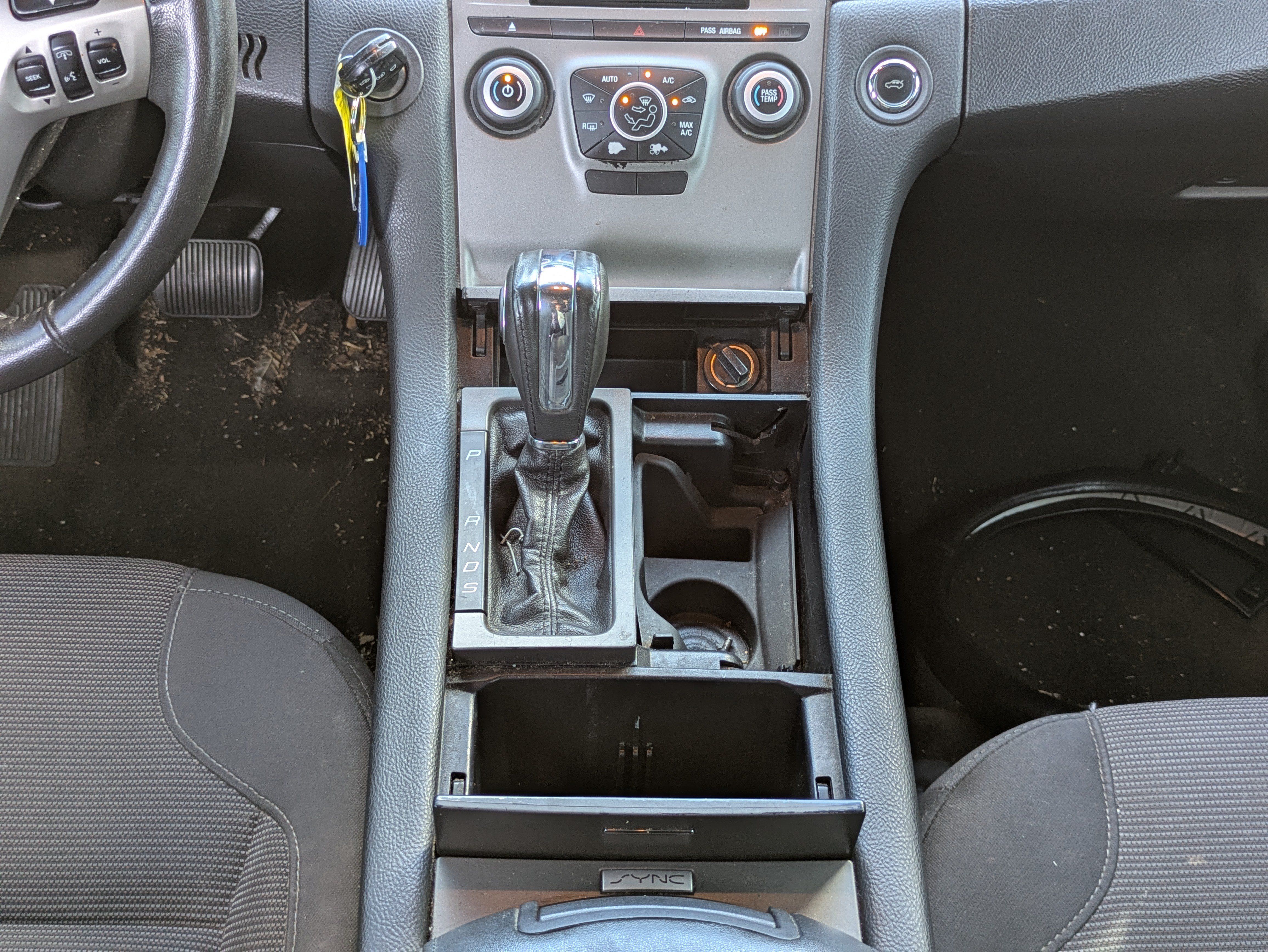 Used 2015 Ford Taurus SEL FWD image 18