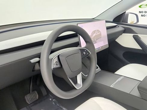 Used 2026 Tesla Model Y AWD image 42