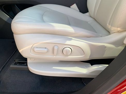 Used 2023 Buick Enclave Essence w/ Experience Buick Package FWD image 18