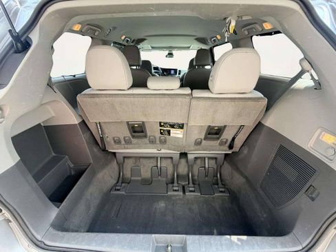 Used 2018 Toyota Sienna AWD image 5