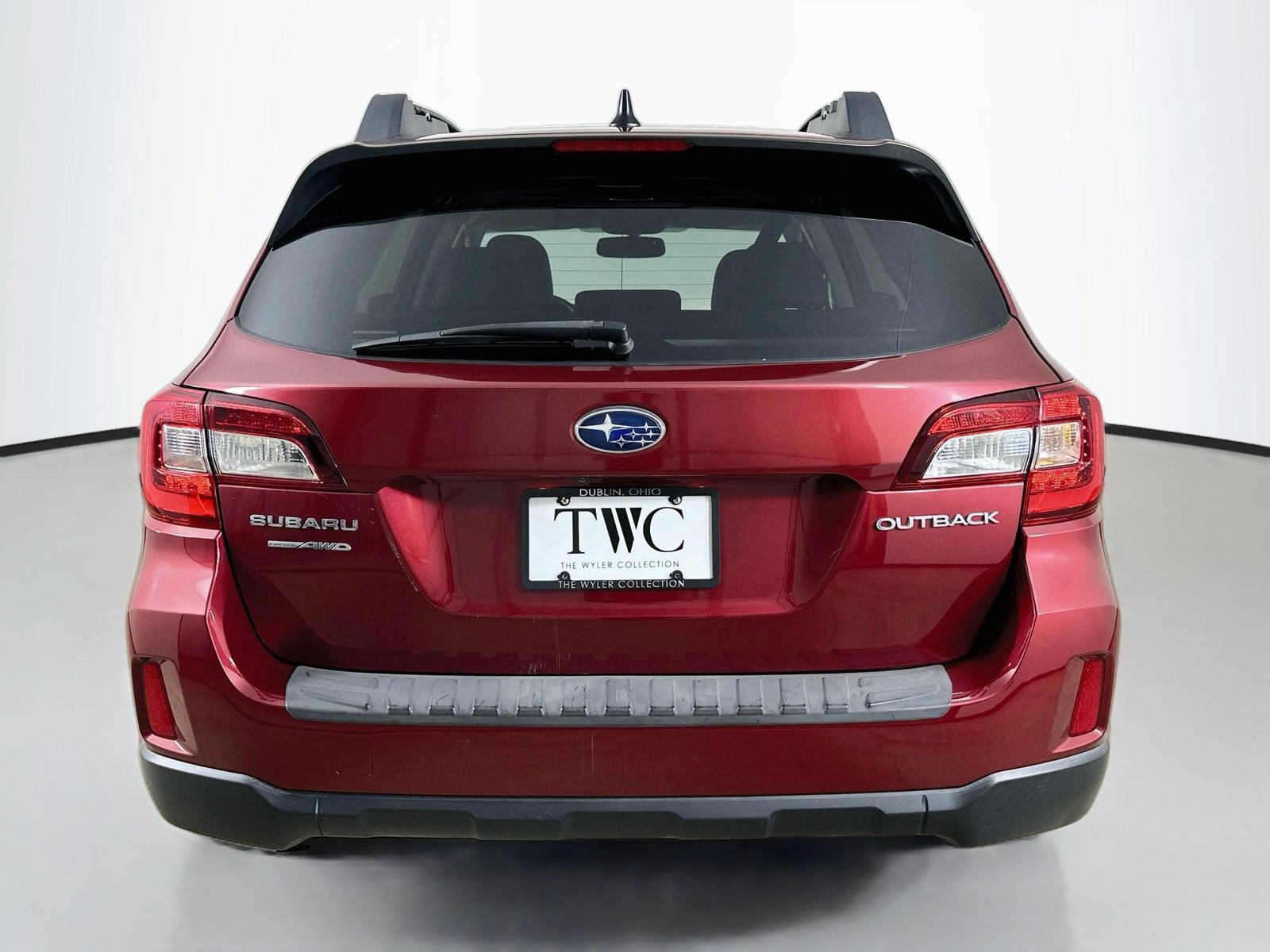 Used 2016 Subaru Outback 2.5i Limited AWD/4WD image 6