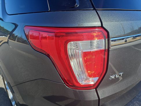 Used 2016 Ford Explorer XLT w/ Equipment Group 202A image 34