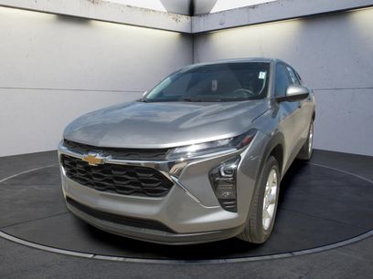 Used 2024 Chevrolet Trax LS w/ LS Convenience Package