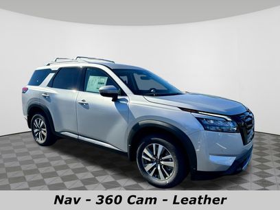 New 2025 Nissan Pathfinder SL w/ Black Appearance Package