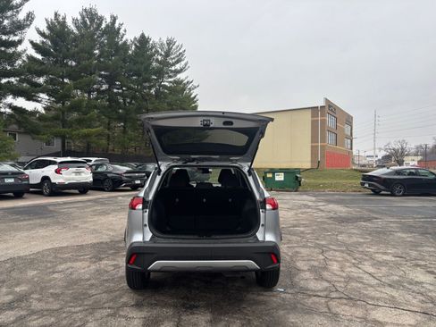 Used 2025 Toyota Corolla Cross LE image 29