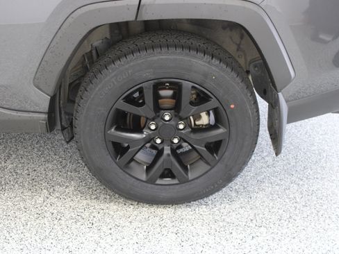 Used 2024 Toyota RAV4 LE FWD image 10