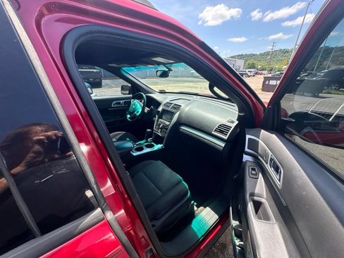 Used 2012 Ford Explorer XLT AWD/4WD image 4