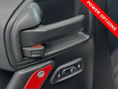 Used 2018 Jeep Wrangler Unlimited Sahara w/ Connectivity Group image 13