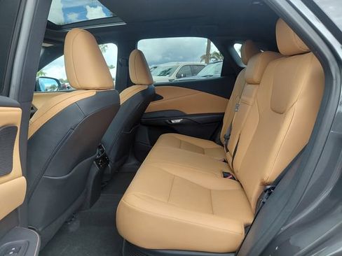 Used 2025 Lexus RX 350 w/ Convenience Package AWD/4WD image 16