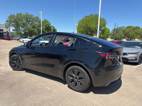 Used 2025 Tesla Model Y Long Range image 6