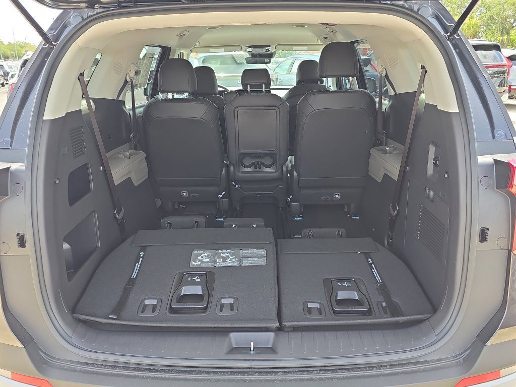 New 2026 Kia Carnival FWD image 10