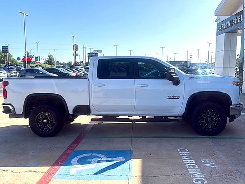 Used 2022 Chevrolet Silverado 2500 LT w/ Texas Edition AWD/4WD image 5