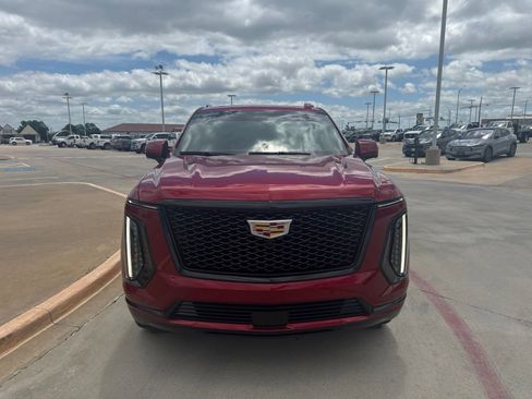 Used 2025 Cadillac Escalade Sport AWD/4WD image 2