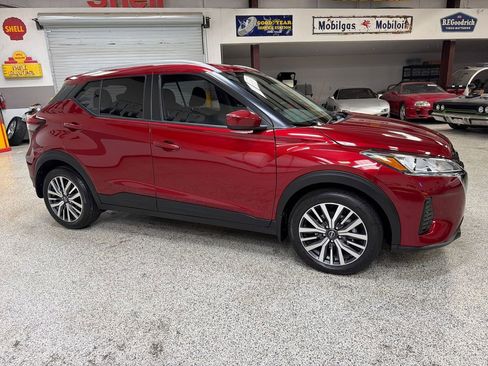 Used 2023 Nissan Kicks SV FWD image 10