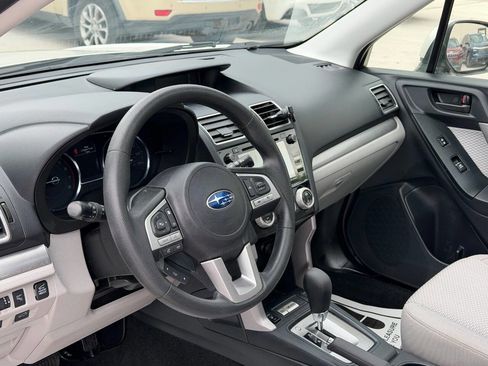 Used 2017 Subaru Forester 2.5i Premium AWD/4WD image 10