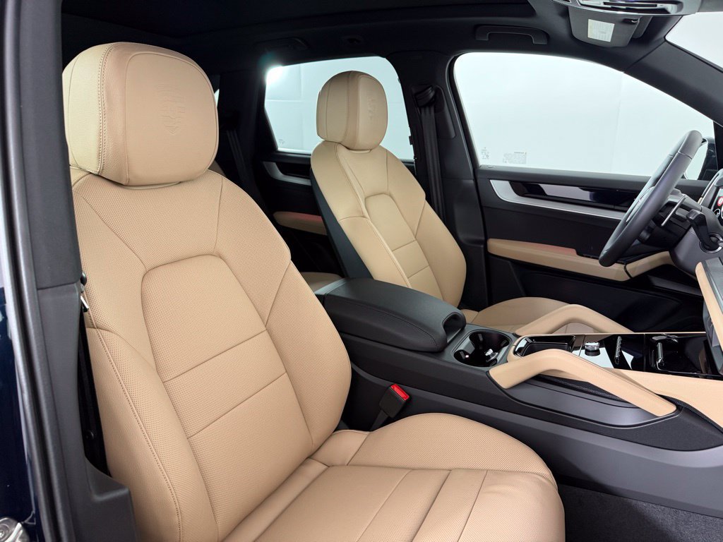 Certified 2026 Porsche Cayenne AWD/4WD image 16