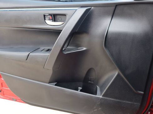 Used 2016 Toyota Corolla S FWD image 29