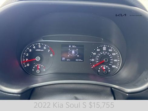 Certified 2022 Kia Soul S FWD image 3
