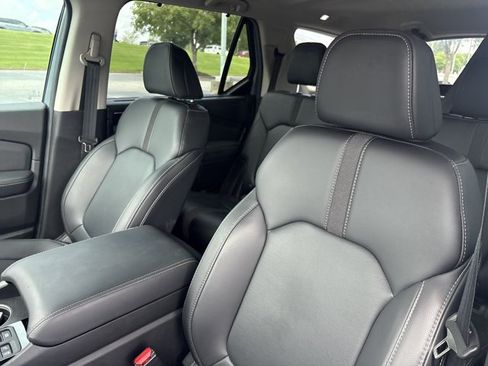 Used 2025 Honda Pilot Touring image 17
