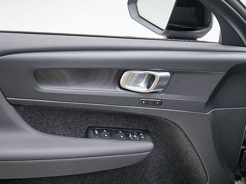 Certified 2023 Volvo C40 Recharge Core w/ Protection Package Premier image 11