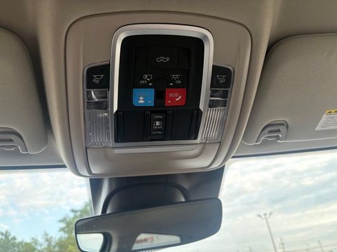 Used 2025 RAM 2500 Laramie AWD/4WD image 23