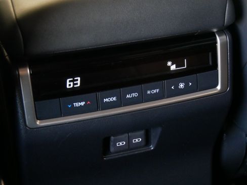 Used 2024 Lexus GX 550 w/ Cold Area Package AWD/4WD image 31