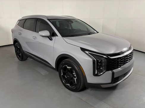 New 2026 Kia Sportage EX AWD/4WD image 2