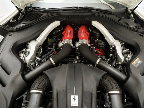 Used 2024 Ferrari Roma Spider image 30