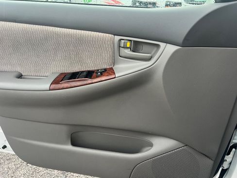 Used 2007 Toyota Corolla LE w/ Audio Value Pkg FWD image 23