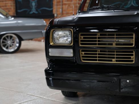 Used 1992 Dodge D/W Truck 150 image 6